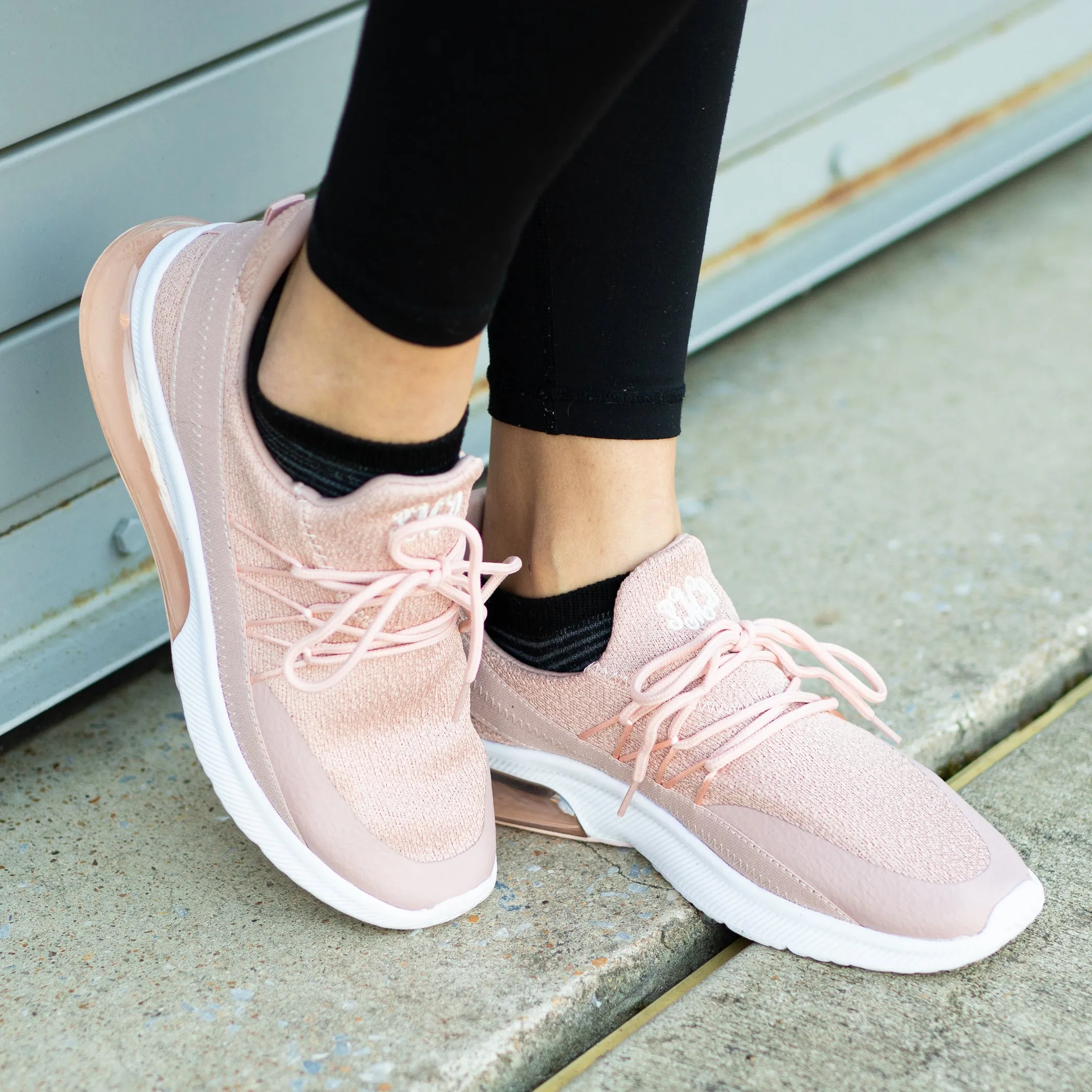 Keep On Movin' Sneaker - Rose