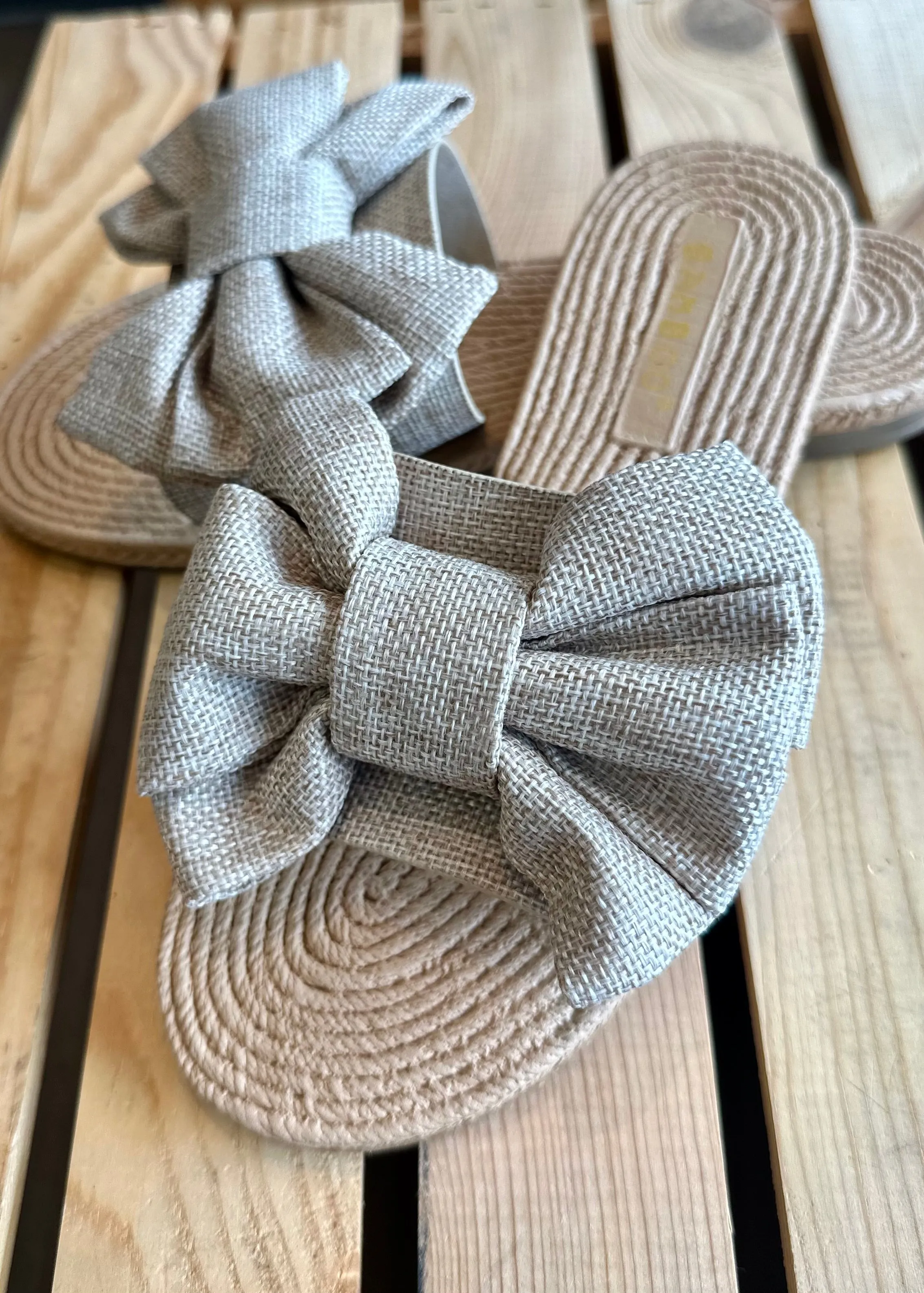 The Athena Burlap Slide