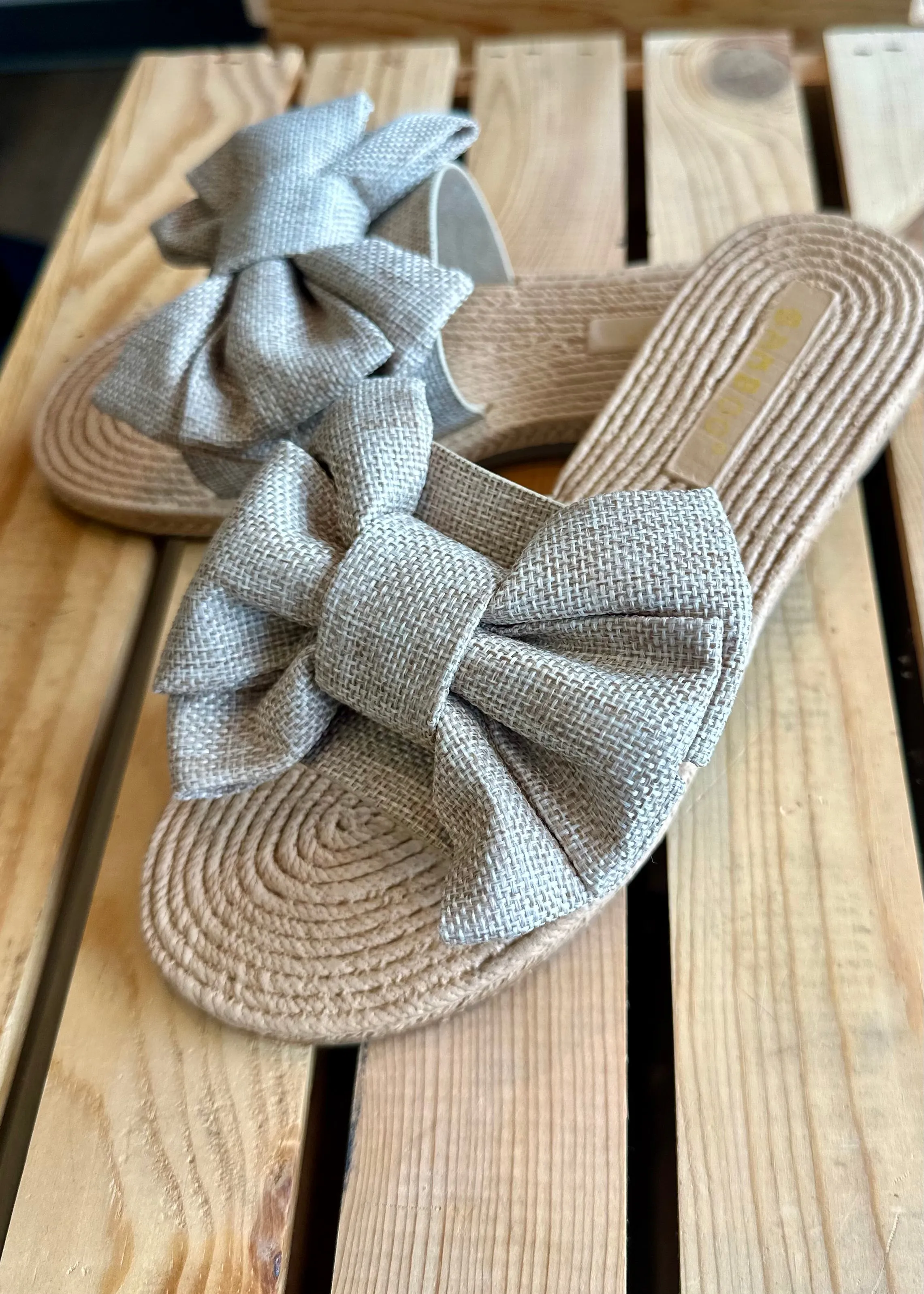 The Athena Burlap Slide